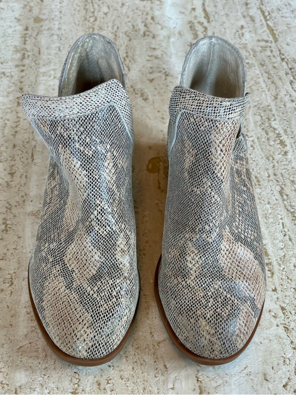 Sorel • Lolla Cut-Out Booties • Snakeskin Embossed Leather • Size 8.5